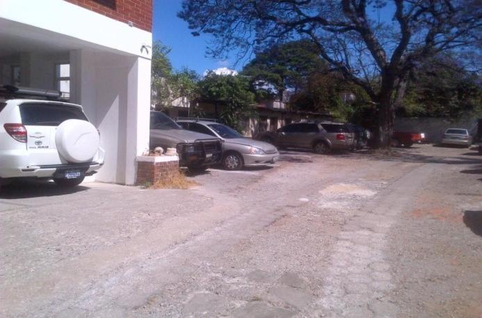 Apartamentos Comodos Cerca Del Aeropuerto Guatemala City Екстер'єр фото