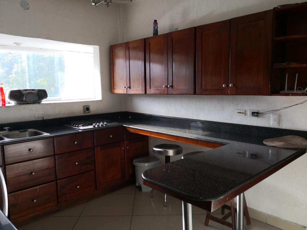 Apartamentos Comodos Cerca Del Aeropuerto Guatemala City Екстер'єр фото